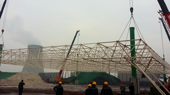 螺栓球网架整体吊装法 螺栓球网架整体吊装法